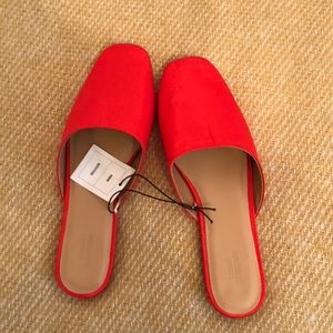 🌸Urban Outfitters 🌸 amazingly cute coral mules!